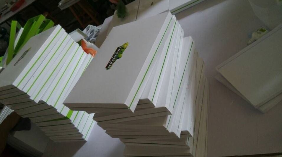 custom cardboard gift box